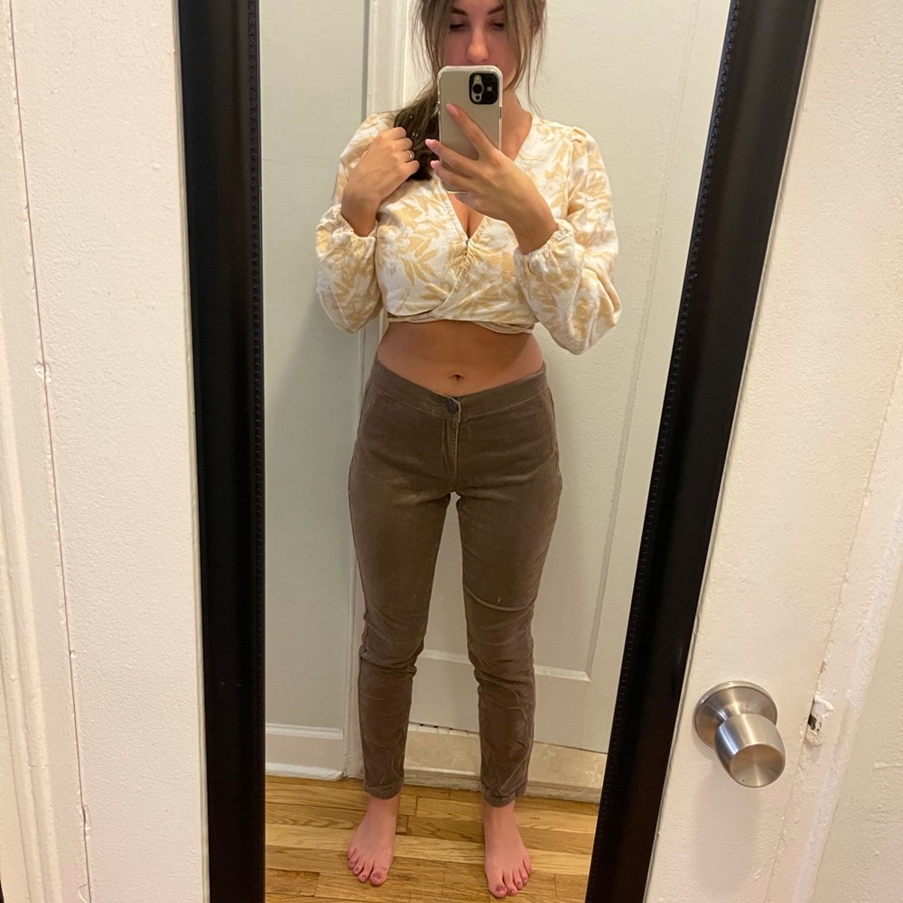 Velvet brown pants. Mid waisted. Brand:Nic+Zoe. Size 4